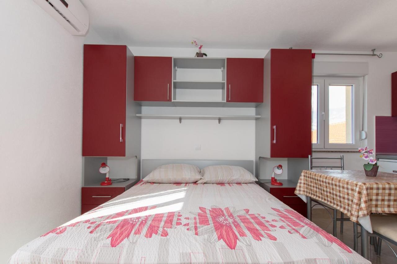 Studio Apartments Zloic In Krvavica Extérieur photo