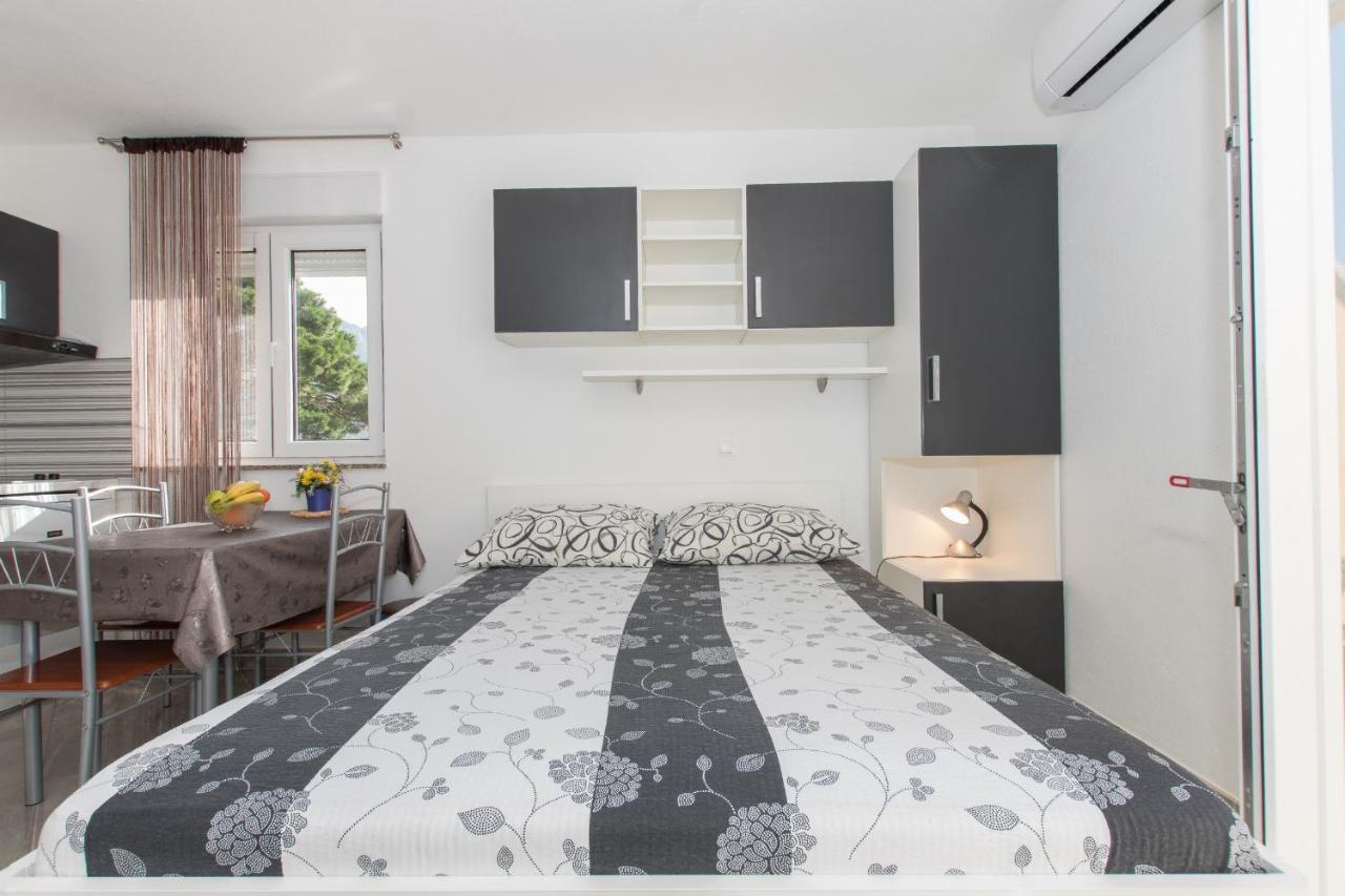 Studio Apartments Zloic In Krvavica Extérieur photo