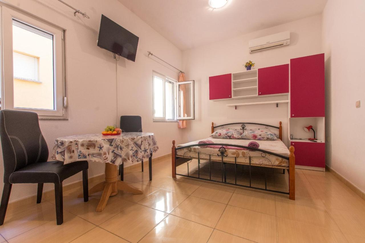Studio Apartments Zloic In Krvavica Extérieur photo